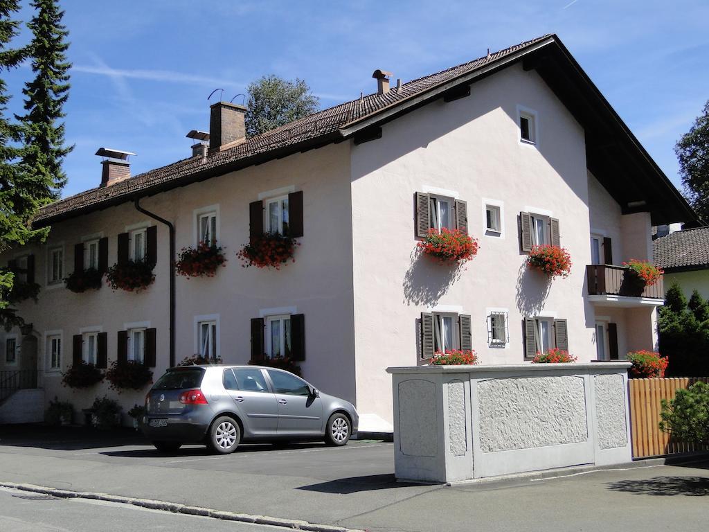 Haus Hollental Hotel Garmisch-Partenkirchen Exterior photo